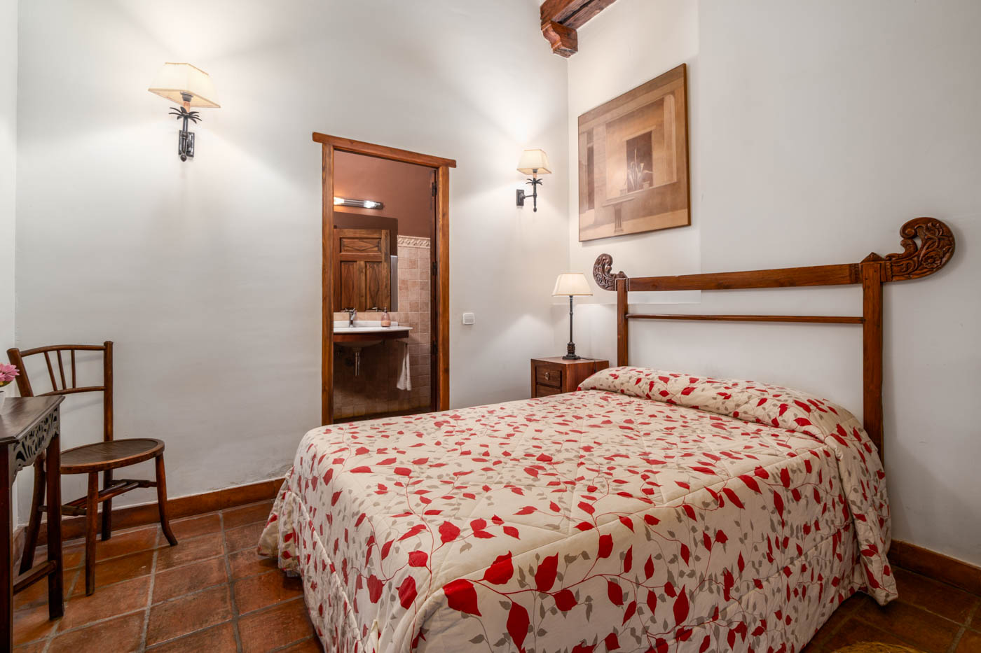 Habitación con cama doble